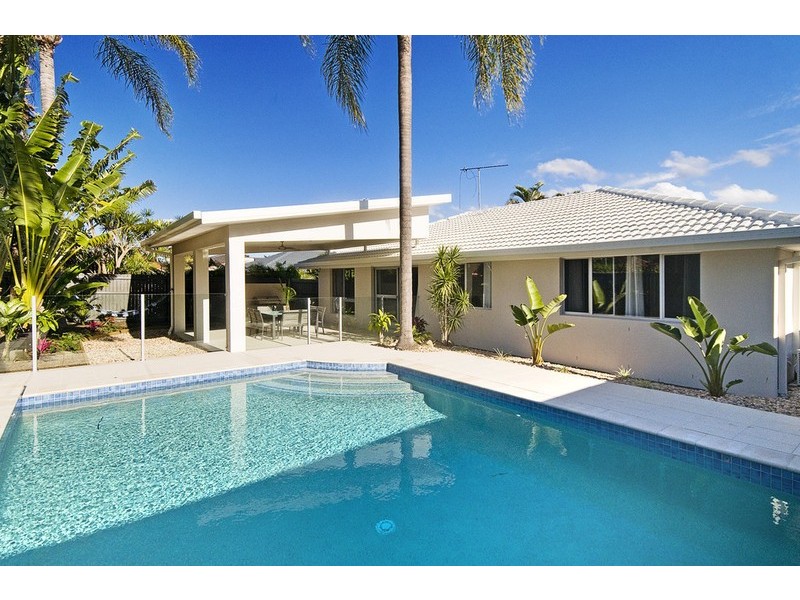 13 Grebe Place, Burleigh Waters QLD 4220