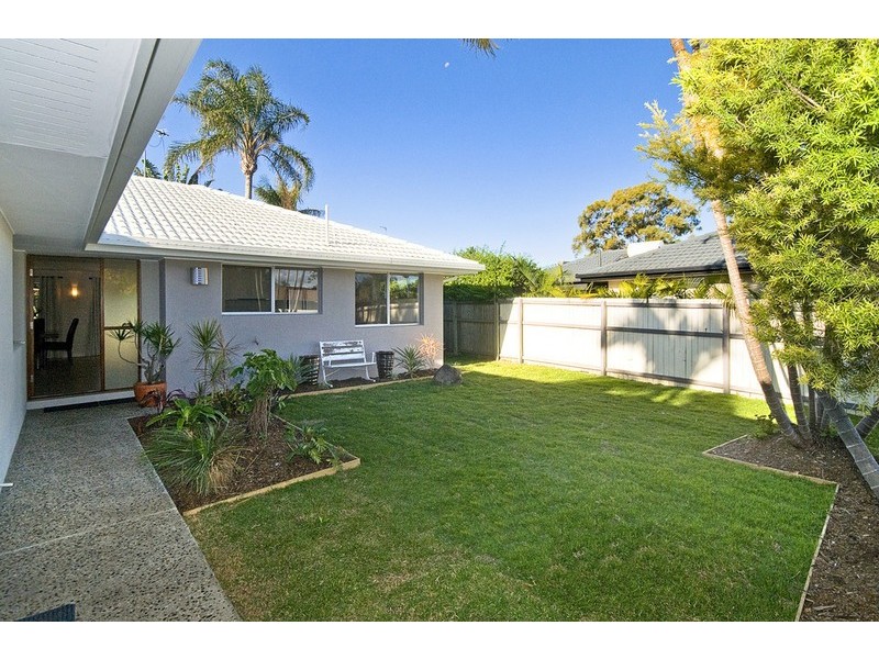 13 Grebe Place, Burleigh Waters QLD 4220