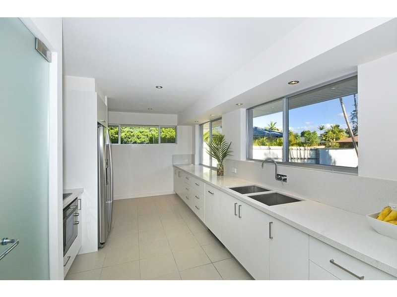 13 Grebe Place, Burleigh Waters QLD 4220