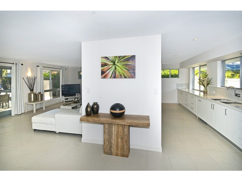13 Grebe Place, Burleigh Waters QLD 4220