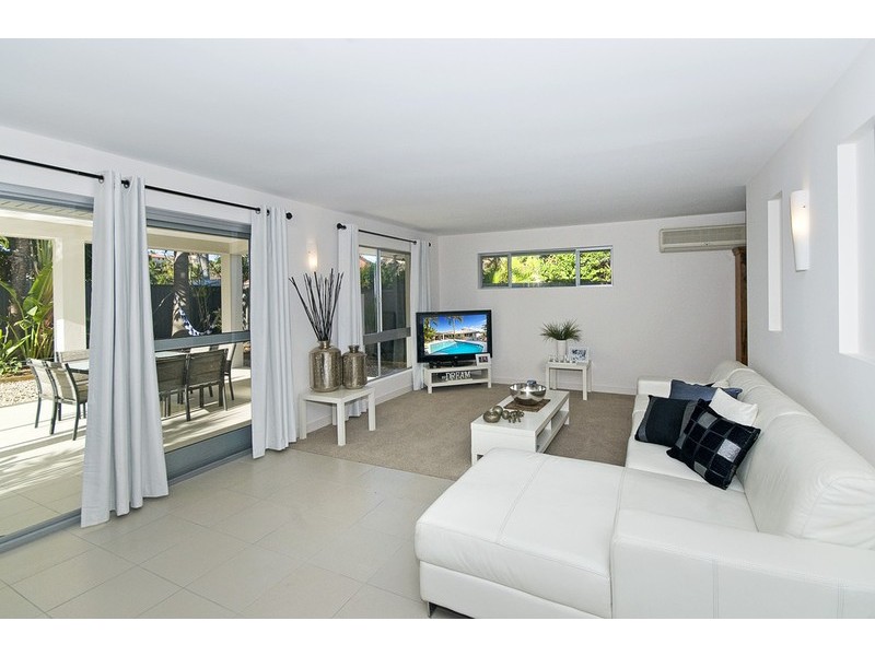 13 Grebe Place, Burleigh Waters QLD 4220
