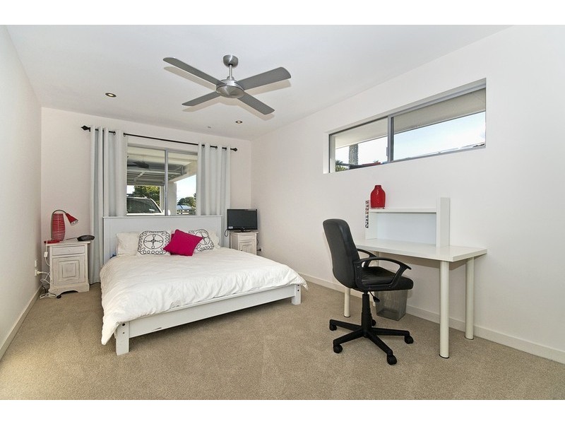 13 Grebe Place, Burleigh Waters QLD 4220