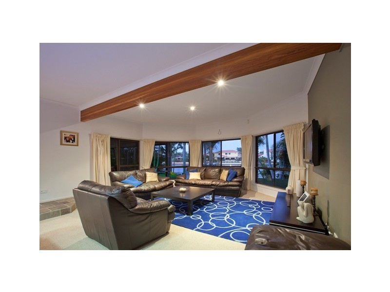 110 Tallebudgera Drive, Palm Beach QLD 4221