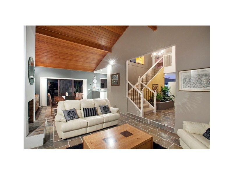 110 Tallebudgera Drive, Palm Beach QLD 4221