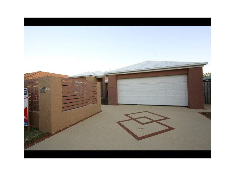 20 Lakes Circuit, Burleigh Waters QLD 4220