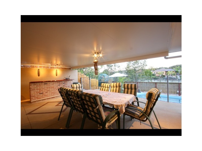 20 Lakes Circuit, Burleigh Waters QLD 4220