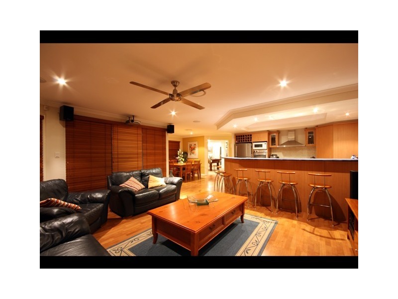 28 Sea Eagle Drive, Burleigh Waters QLD 4220