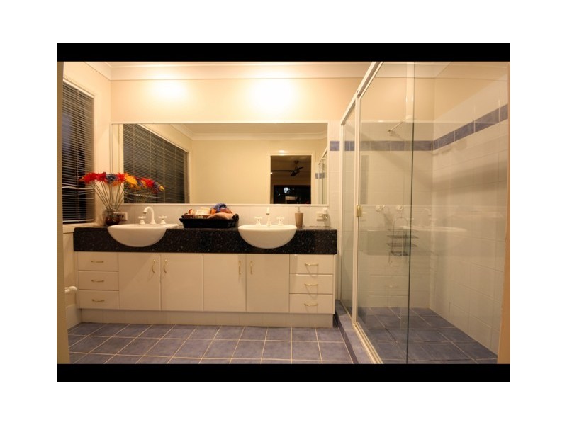 28 Sea Eagle Drive, Burleigh Waters QLD 4220