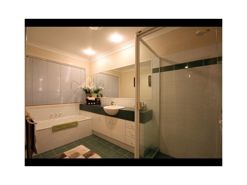 28 Sea Eagle Drive, Burleigh Waters QLD 4220