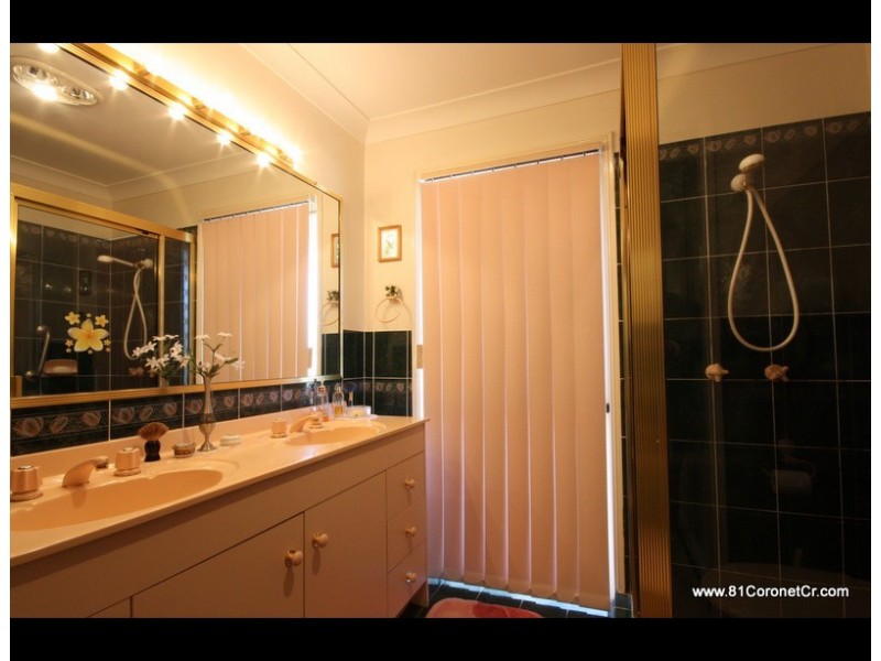 81 Coronet Crescent, Burleigh Waters QLD 4220