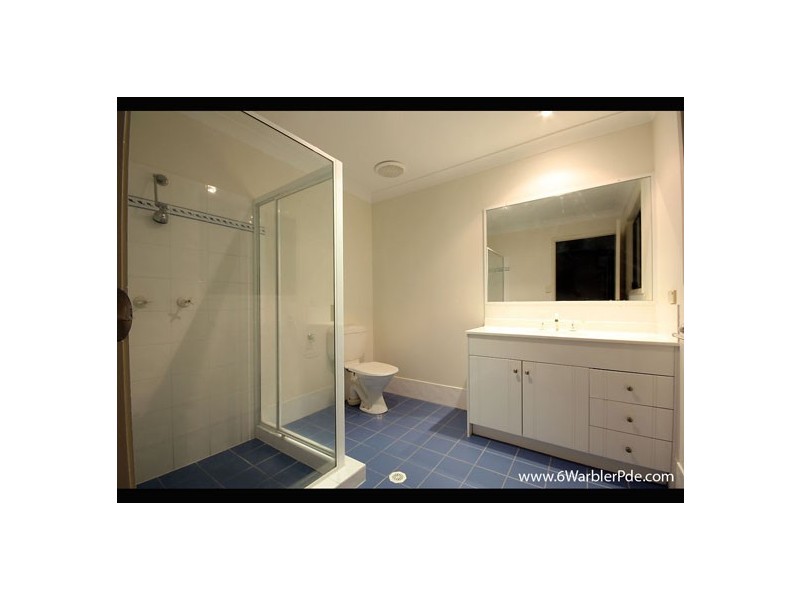 4/6 Warbler Parade, Varsity Lakes QLD 4227