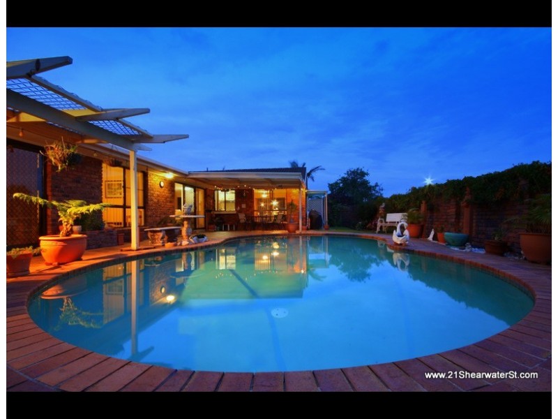 21 Shearwater Street, Burleigh Waters QLD 4220