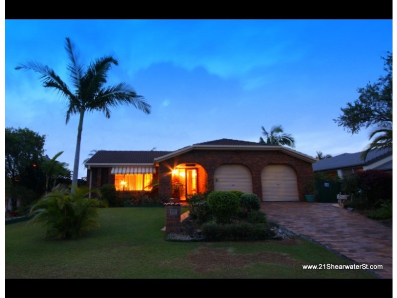 21 Shearwater Street, Burleigh Waters QLD 4220