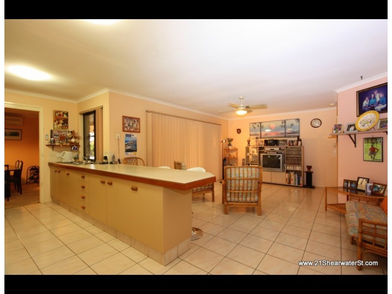 21 Shearwater Street, Burleigh Waters QLD 4220