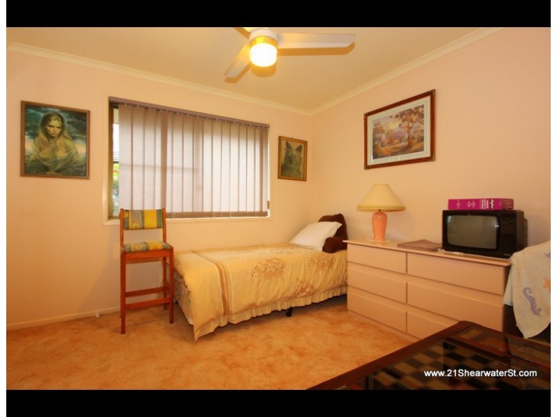 21 Shearwater Street, Burleigh Waters QLD 4220