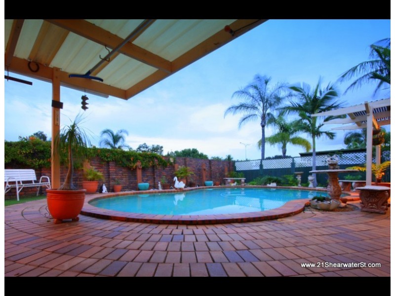 21 Shearwater Street, Burleigh Waters QLD 4220