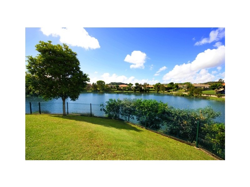 12 Lakes Circuit, Burleigh Waters QLD 4220