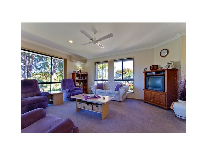 12 Lakes Circuit, Burleigh Waters QLD 4220