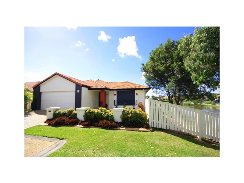 12 Lakes Circuit, Burleigh Waters QLD 4220