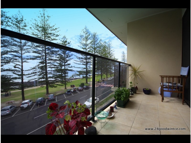 8/24 Goodwin Terrace, Burleigh Heads QLD 4220