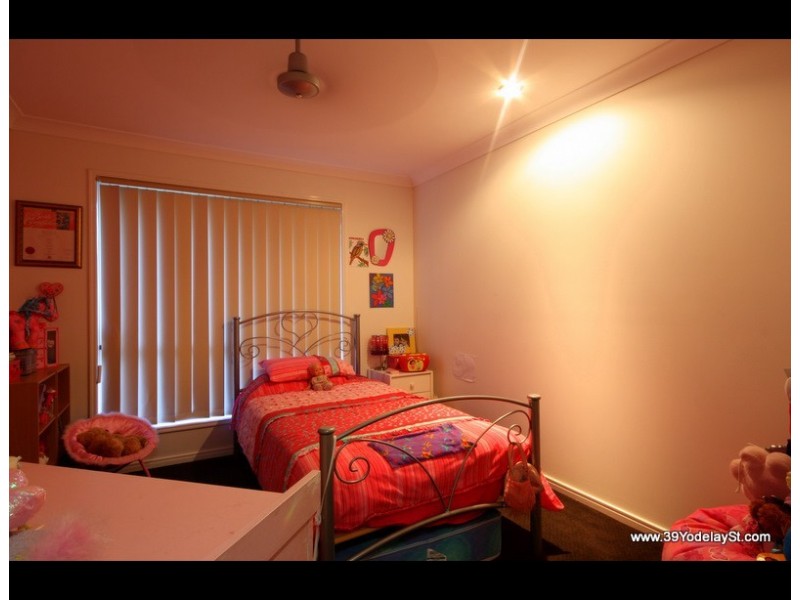 39 Yodelay Street, Varsity Lakes QLD 4227