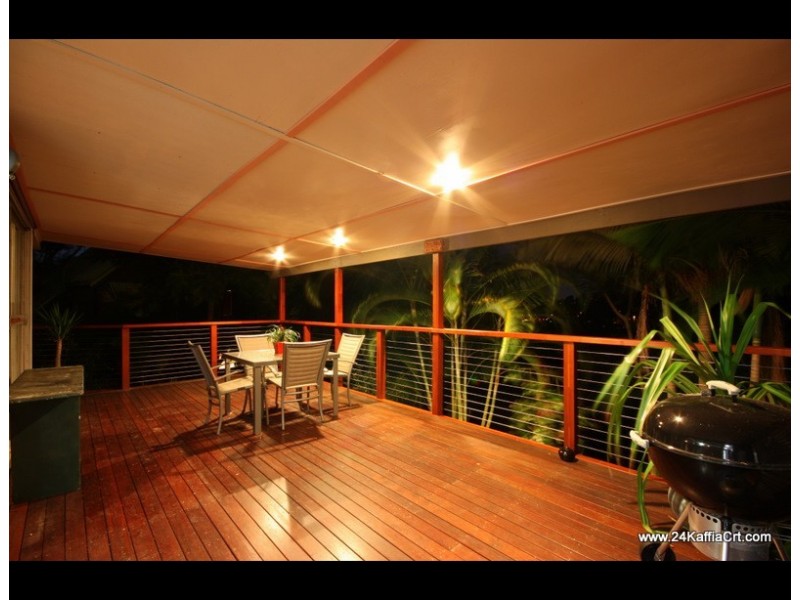 24 Kaffia Crt, Elanora QLD 4221