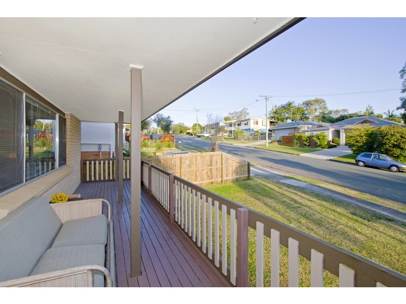 33 Kuranga Avenue, Southport QLD 4215