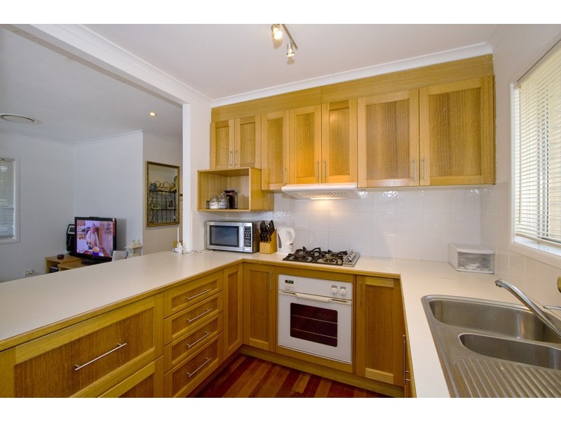 33 Kuranga Avenue, Southport QLD 4215