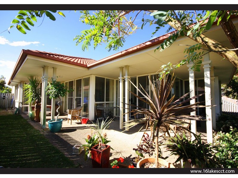 16 Lakes Cct, Burleigh Waters QLD 4220