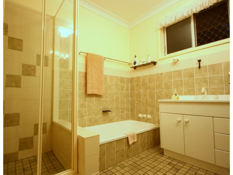 61 Bluejay Street, Burleigh Waters QLD 4220