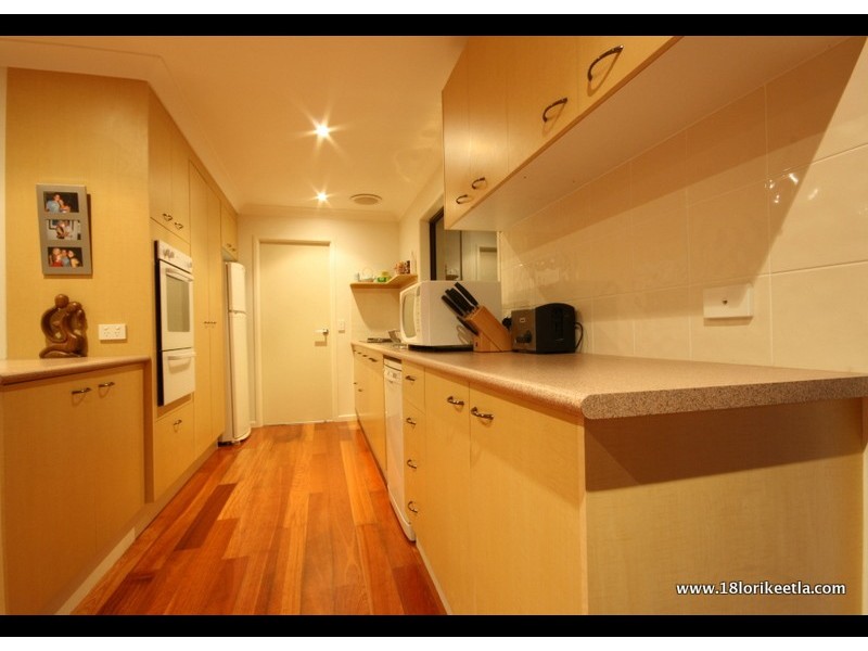 18 Lorikeet Lane, Burleigh Waters QLD 4220