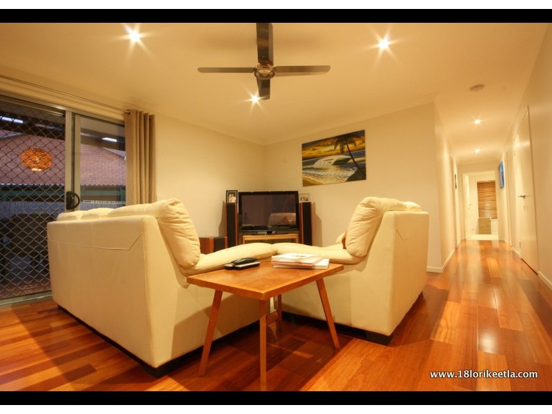 18 Lorikeet Lane, Burleigh Waters QLD 4220