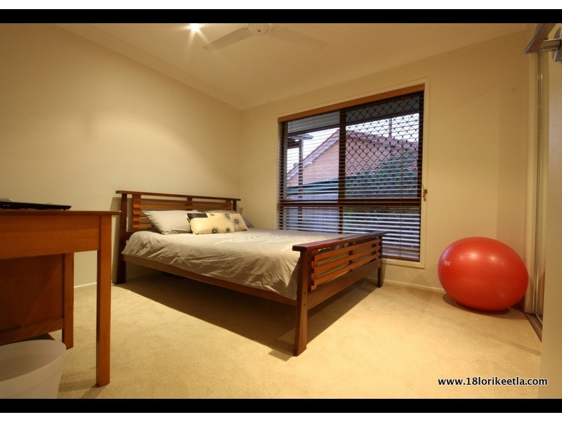 18 Lorikeet Lane, Burleigh Waters QLD 4220