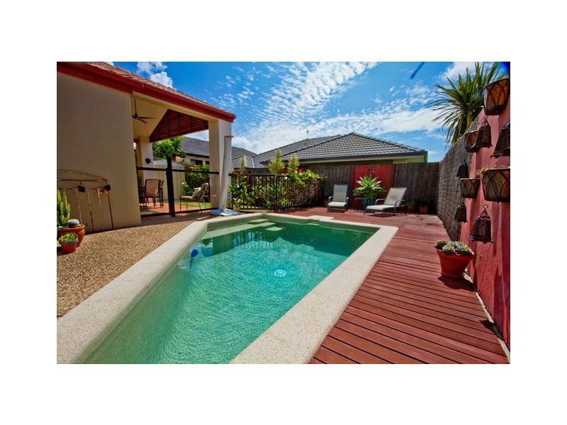 11 Palma Crescent, Varsity Lakes QLD 4227