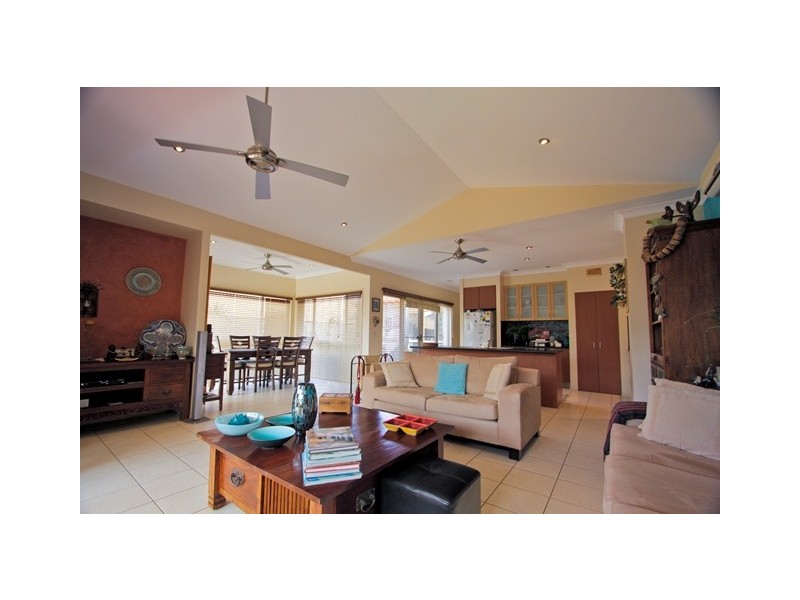 11 Palma Crescent, Varsity Lakes QLD 4227