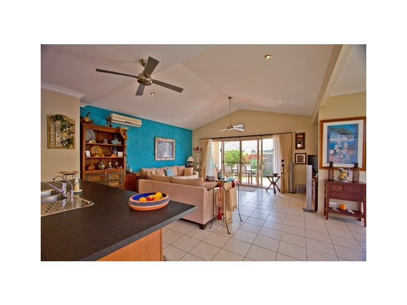 11 Palma Crescent, Varsity Lakes QLD 4227