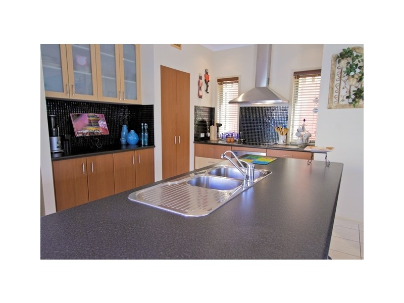 11 Palma Crescent, Varsity Lakes QLD 4227