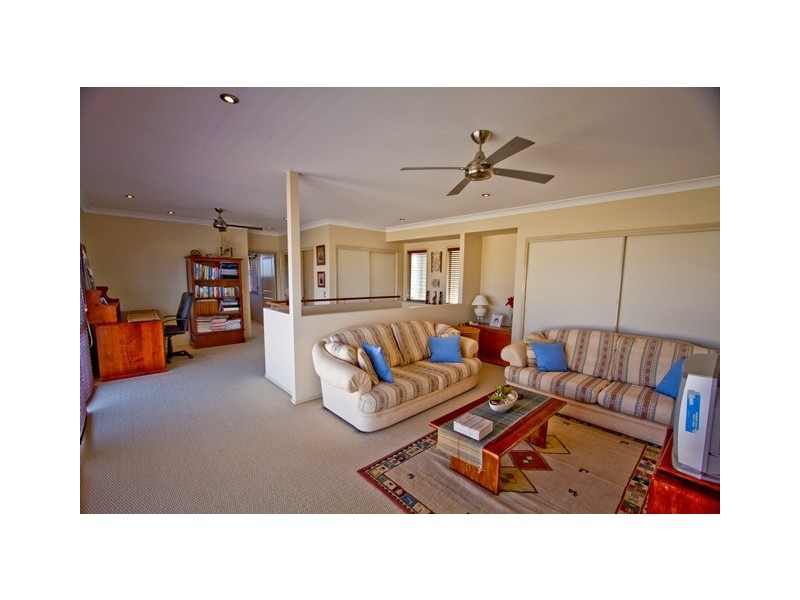 11 Palma Crescent, Varsity Lakes QLD 4227