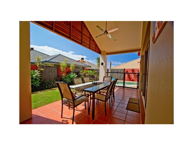 11 Palma Crescent, Varsity Lakes QLD 4227