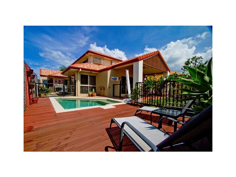 11 Palma Crescent, Varsity Lakes QLD 4227