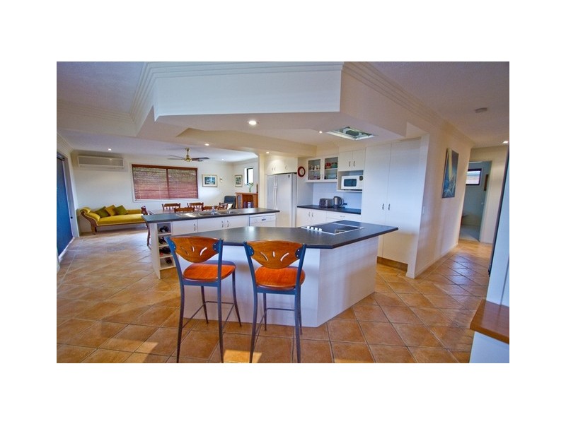 120 Burleigh Street, Burleigh Waters QLD 4220