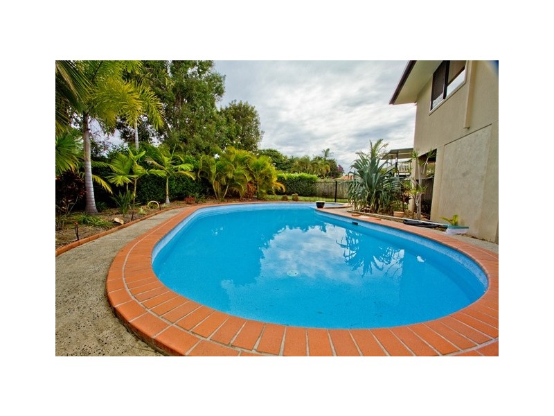 120 Burleigh Street, Burleigh Waters QLD 4220