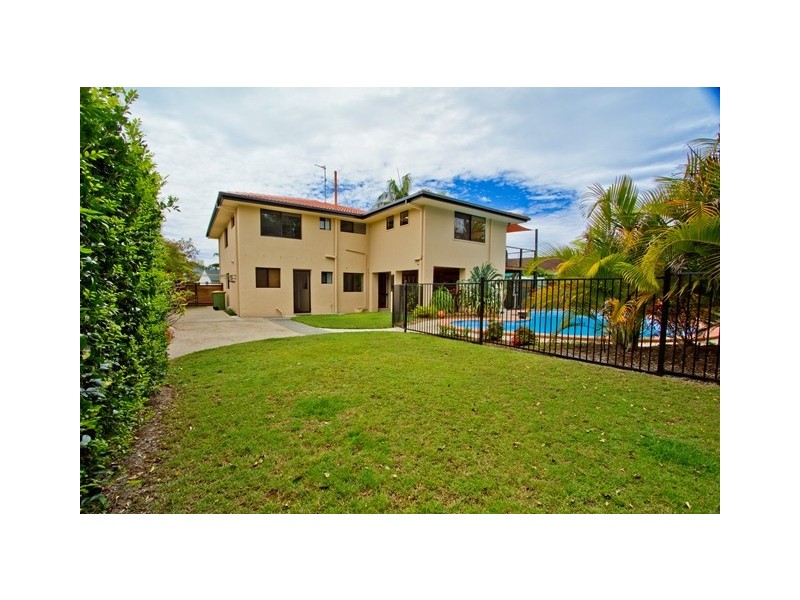 120 Burleigh Street, Burleigh Waters QLD 4220