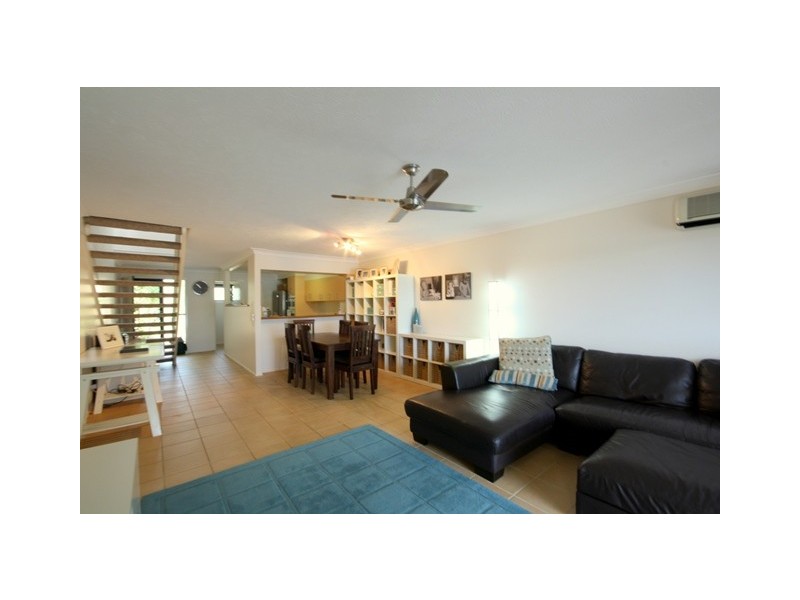 33/11 Shrike Court, Burleigh Waters QLD 4220