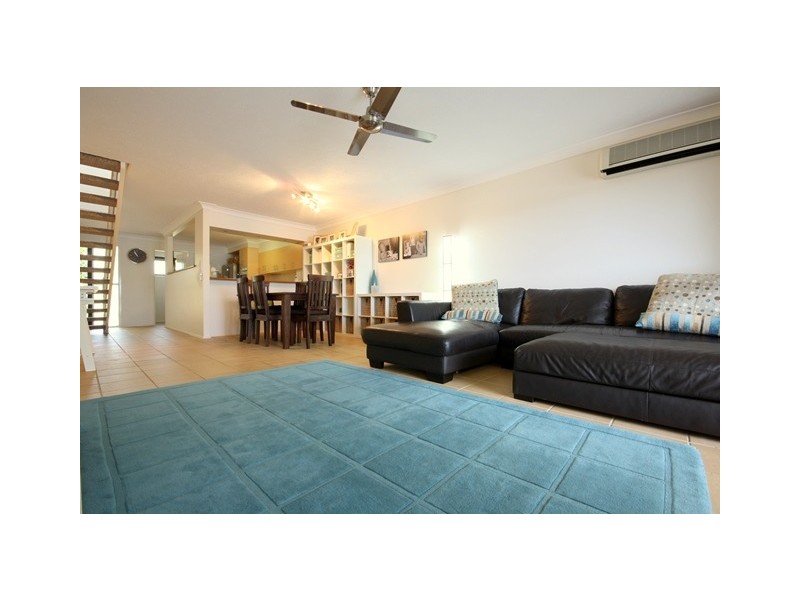 33/11 Shrike Court, Burleigh Waters QLD 4220