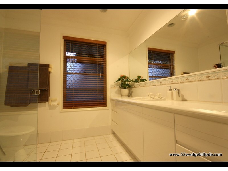52 Wedgebill Parade, Burleigh Waters QLD 4220