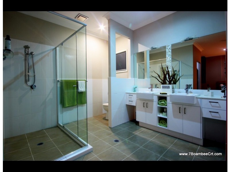 7 Boambee Court, Reedy Creek QLD 4227