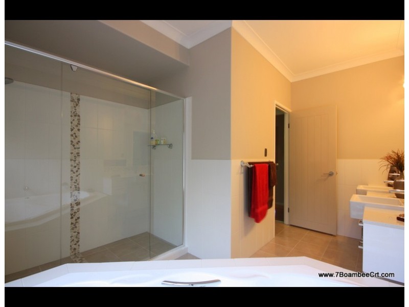 7 Boambee Court, Reedy Creek QLD 4227