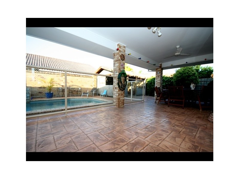 6 Treetop Court, Burleigh Waters QLD 4220