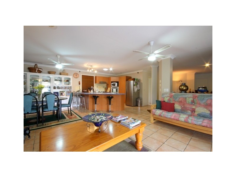 2 Sharscay Close, Burleigh Heads QLD 4220